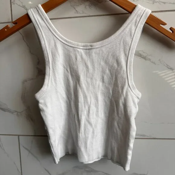 Sunday Best Ribbed Cropped Tank - Picture 3 of 4